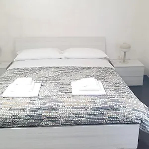  Apartment Star House - Centro Italy